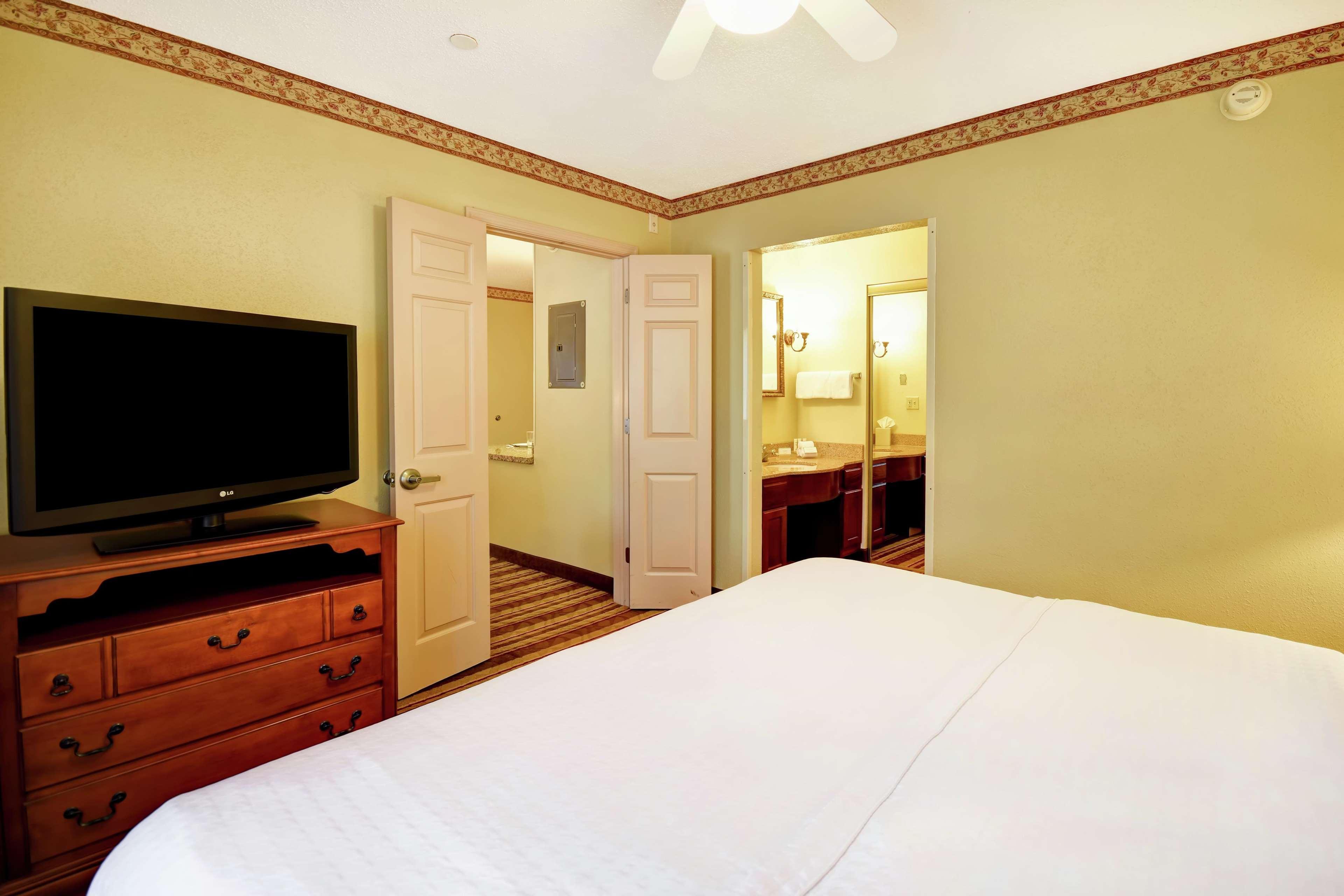 Homewood Suites By Hilton Честер Экстерьер фото