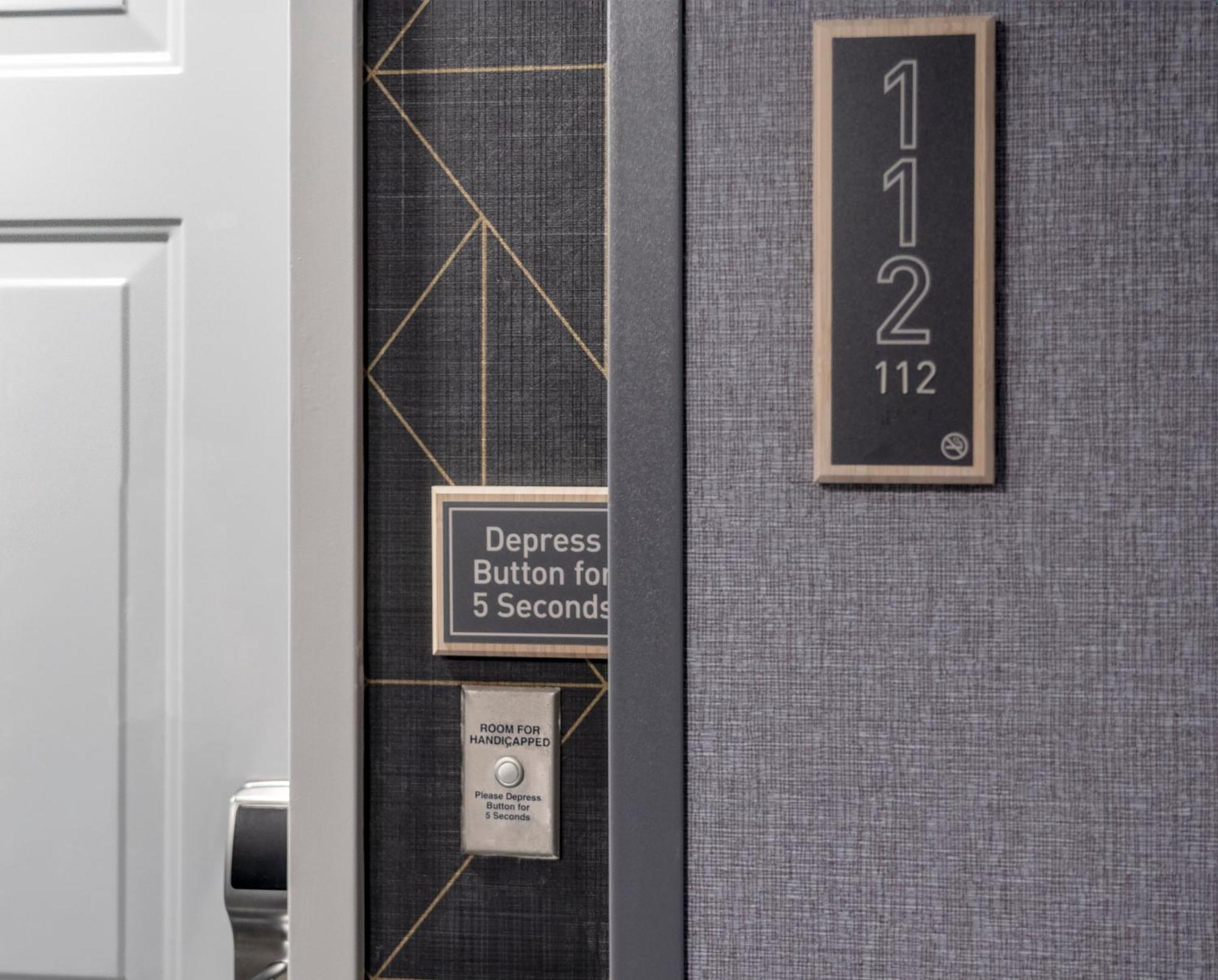 Homewood Suites By Hilton Честер Экстерьер фото