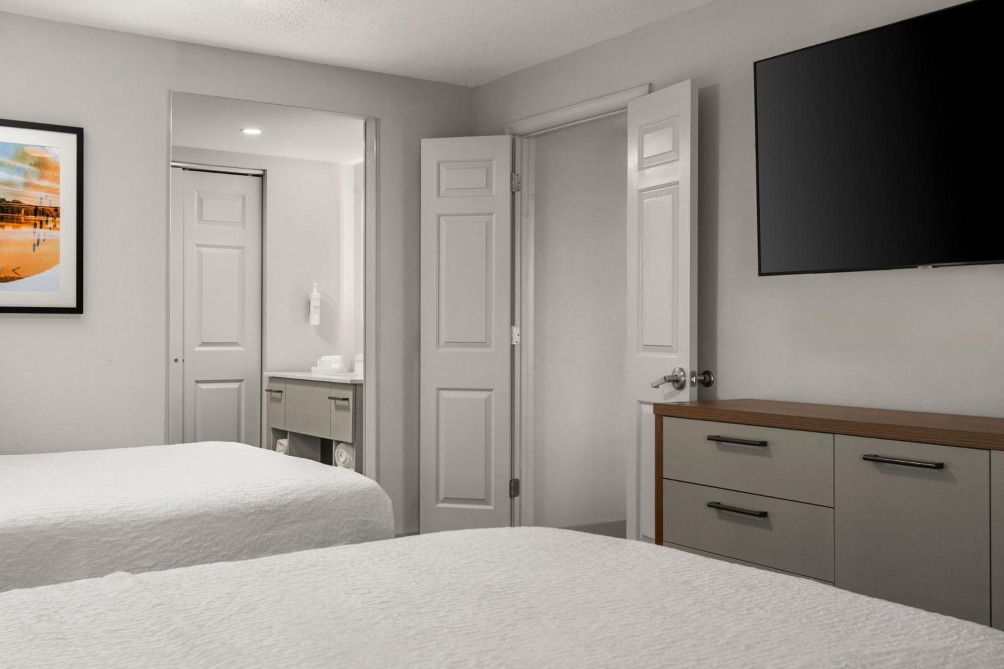 Homewood Suites By Hilton Честер Экстерьер фото