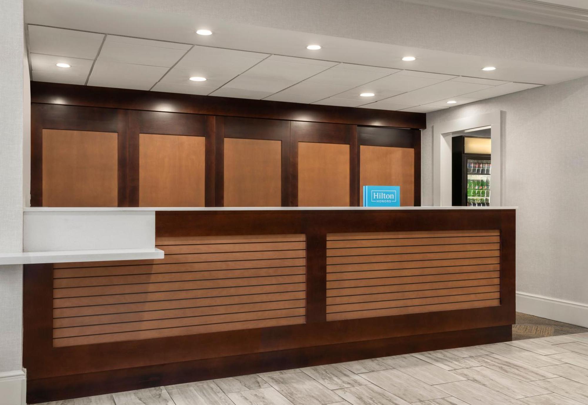 Homewood Suites By Hilton Честер Экстерьер фото