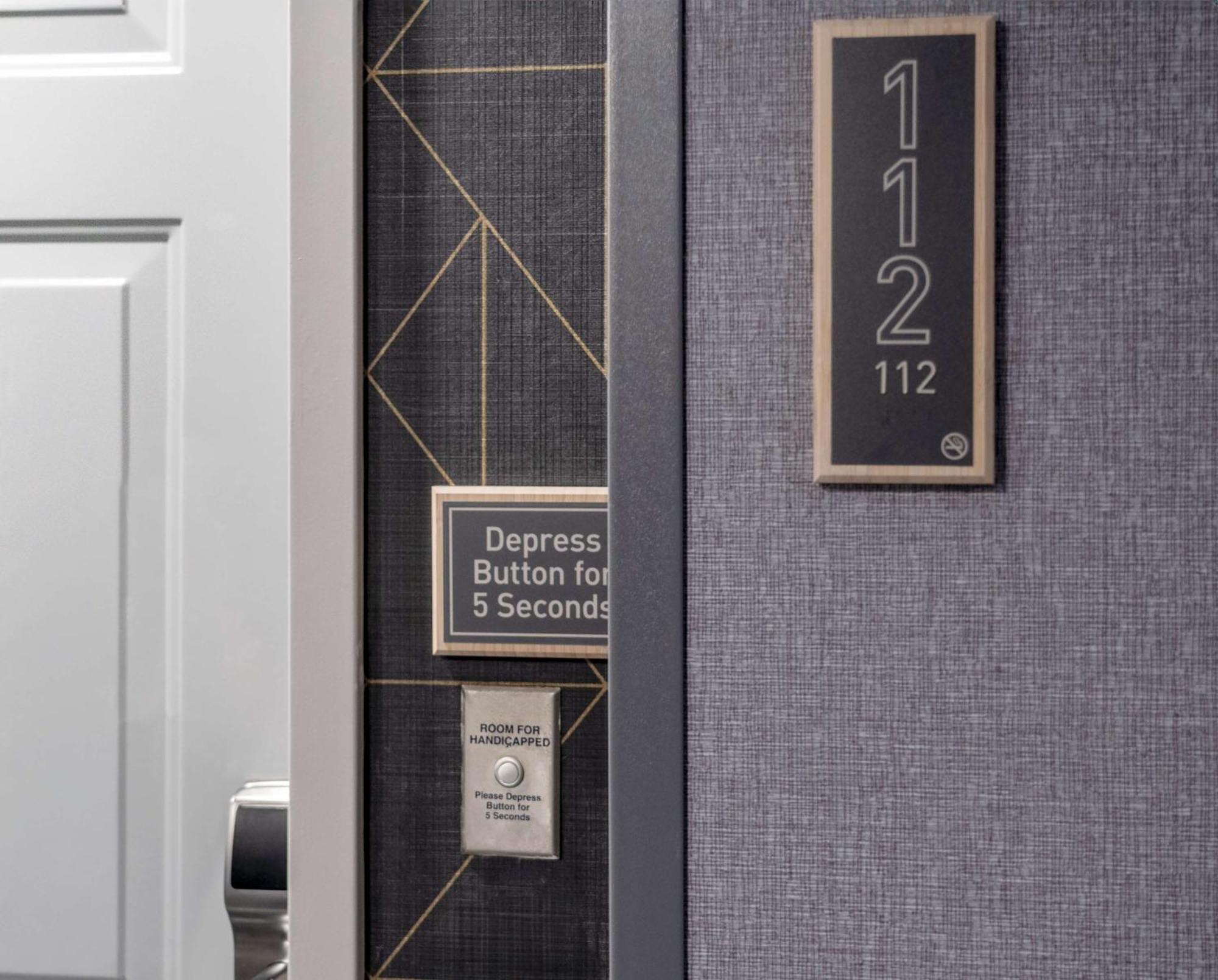 Homewood Suites By Hilton Честер Экстерьер фото