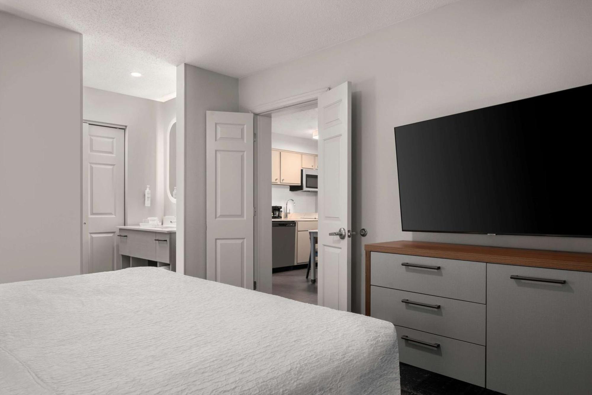Homewood Suites By Hilton Честер Экстерьер фото